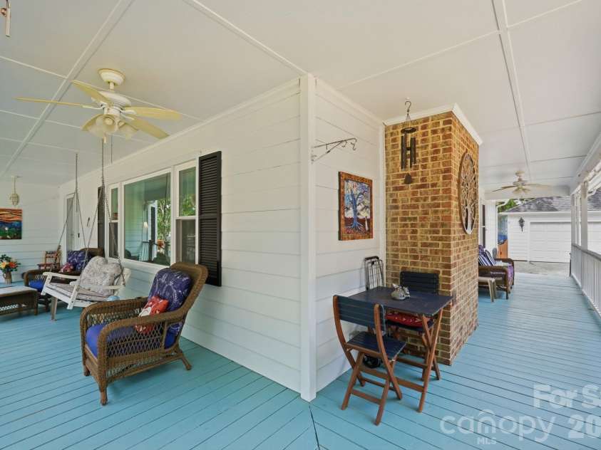 7812 Ridgeloch Place, Charlotte, NC 28226.  MLS# CAR4421336, YatesRealty ID 52029. 