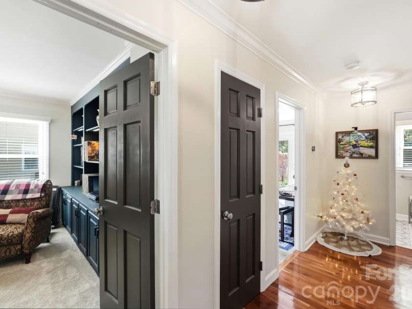 7812 Ridgeloch Place, Charlotte, NC 28226.  MLS# CAR4421336, YatesRealty ID 52029. 