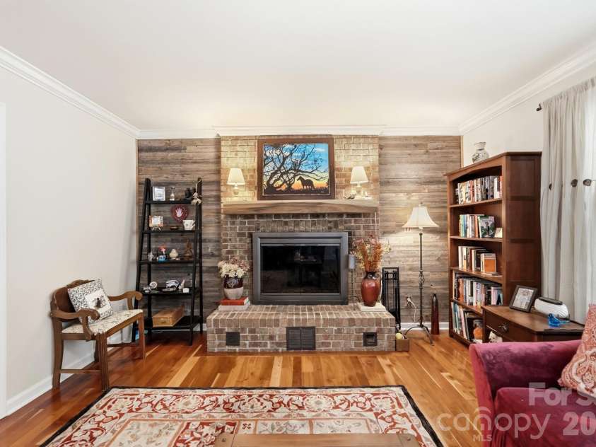 7812 Ridgeloch Place, Charlotte, NC 28226.  MLS# CAR4421336, YatesRealty ID 52029. 