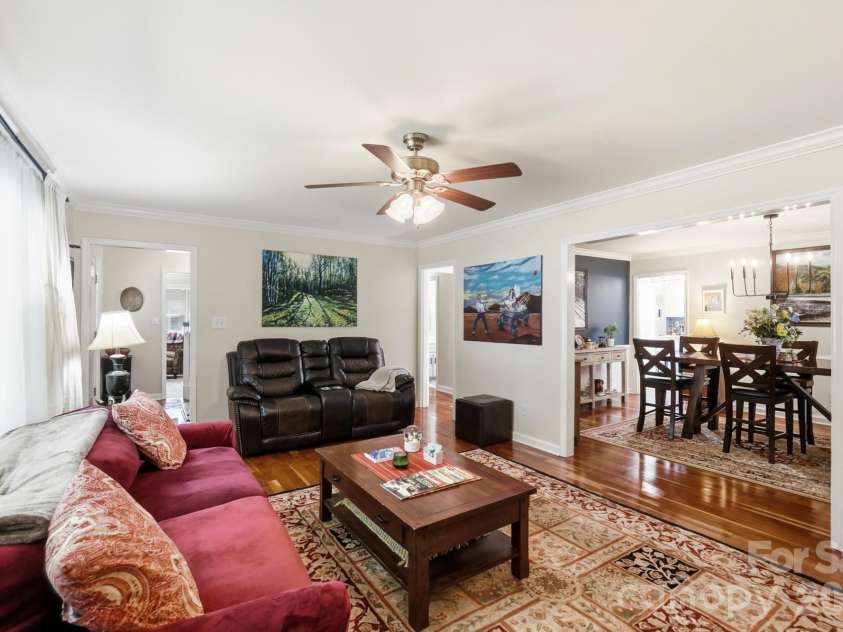 7812 Ridgeloch Place, Charlotte, NC 28226.  MLS# CAR4421336, YatesRealty ID 52029. 