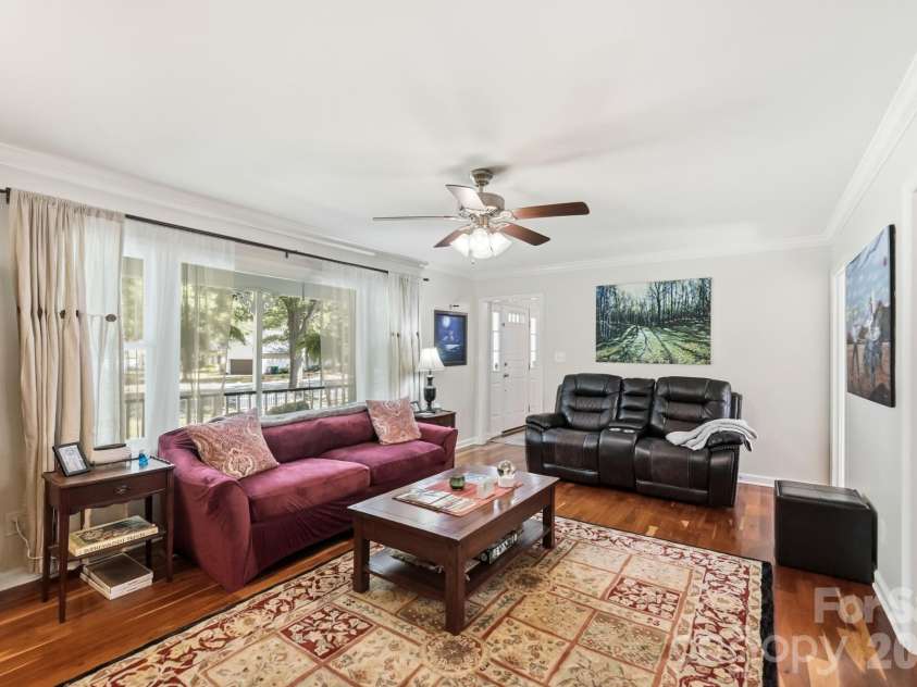 7812 Ridgeloch Place, Charlotte, NC 28226.  MLS# CAR4421336, YatesRealty ID 52029. 