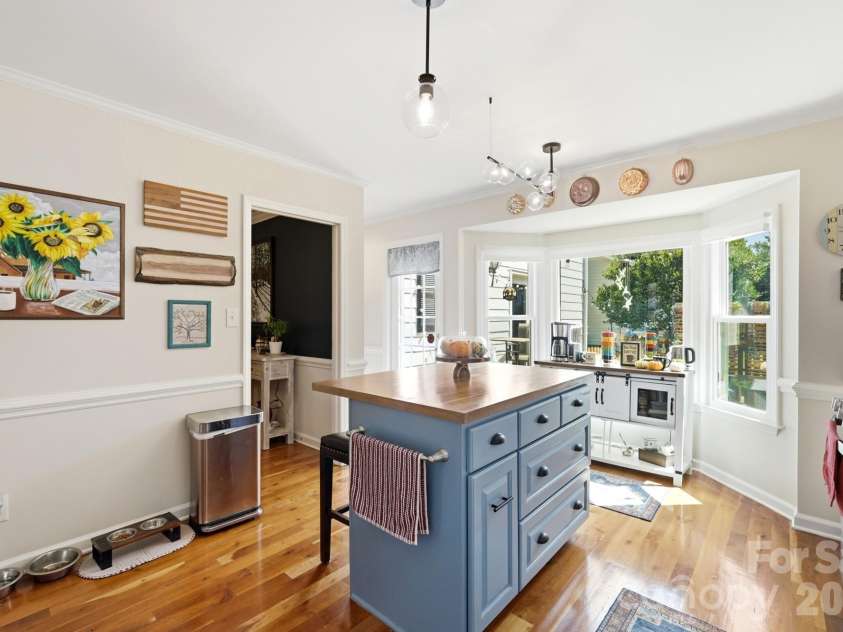 7812 Ridgeloch Place, Charlotte, NC 28226.  MLS# CAR4421336, YatesRealty ID 52029. 