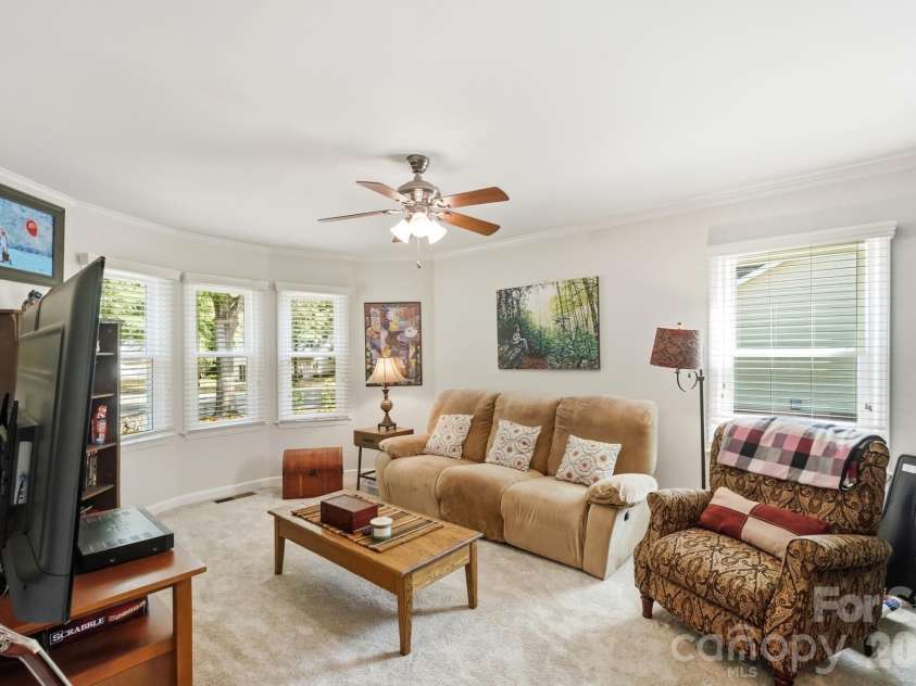 7812 Ridgeloch Place, Charlotte, NC 28226.  MLS# CAR4421336, YatesRealty ID 52029. 