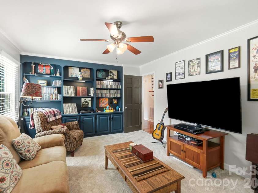 7812 Ridgeloch Place, Charlotte, NC 28226.  MLS# CAR4421336, YatesRealty ID 52029. 