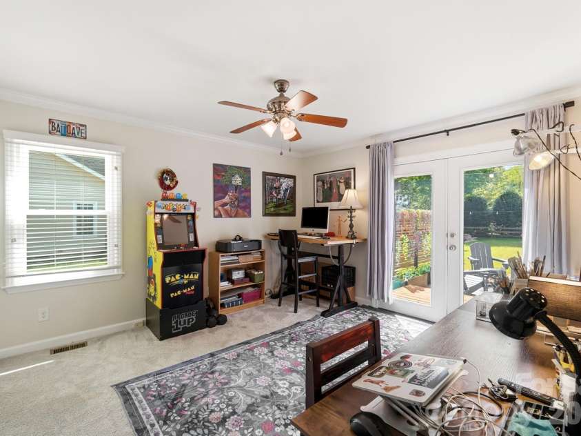 7812 Ridgeloch Place, Charlotte, NC 28226.  MLS# CAR4421336, YatesRealty ID 52029. 