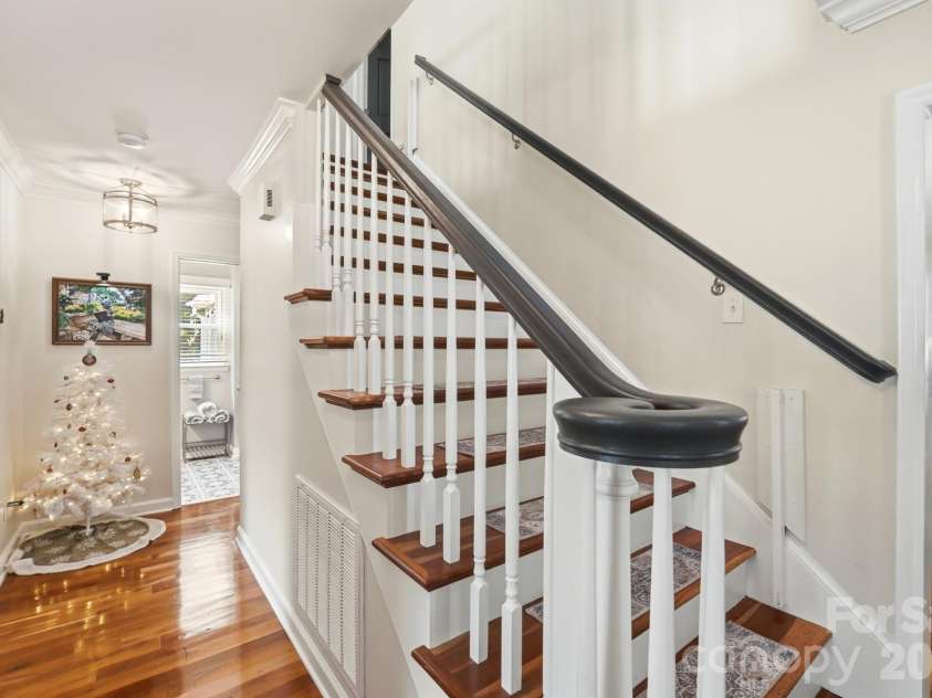 7812 Ridgeloch Place, Charlotte, NC 28226.  MLS# CAR4421336, YatesRealty ID 52029. 