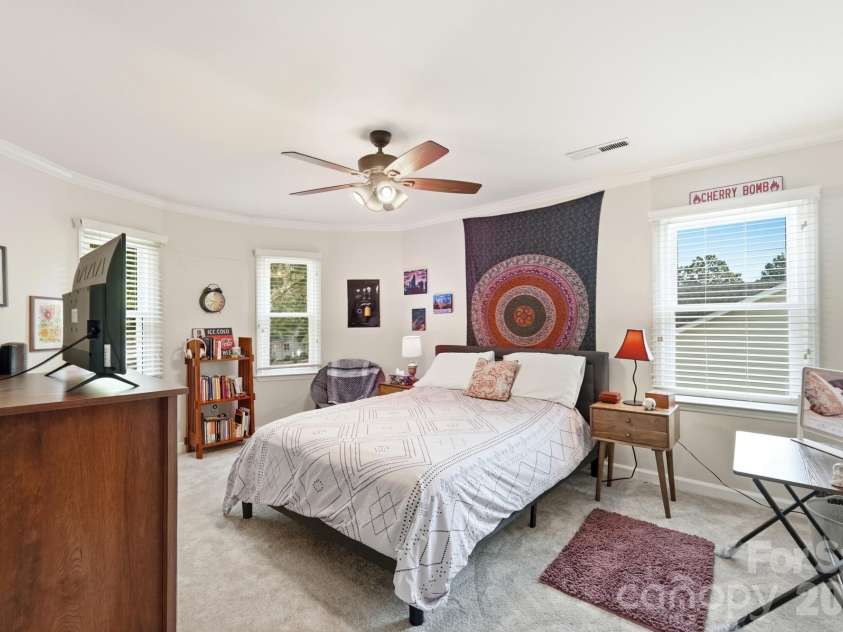 7812 Ridgeloch Place, Charlotte, NC 28226.  MLS# CAR4421336, YatesRealty ID 52029. 