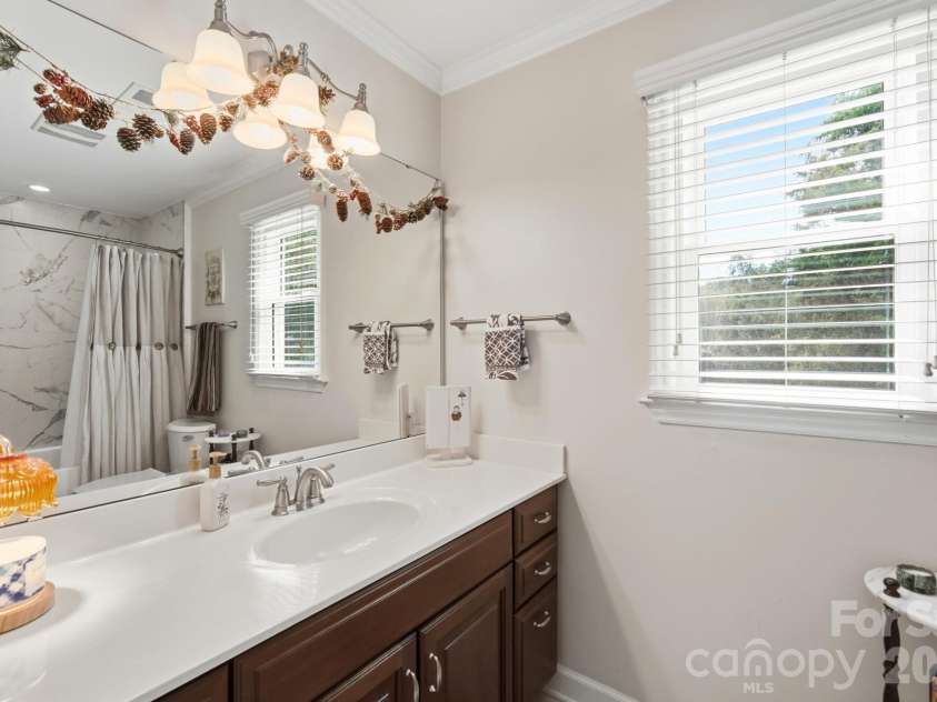 7812 Ridgeloch Place, Charlotte, NC 28226.  MLS# CAR4421336, YatesRealty ID 52029. 