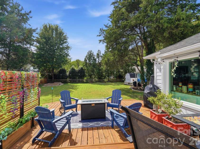7812 Ridgeloch Place, Charlotte, NC 28226.  MLS# CAR4421336, YatesRealty ID 52029. 