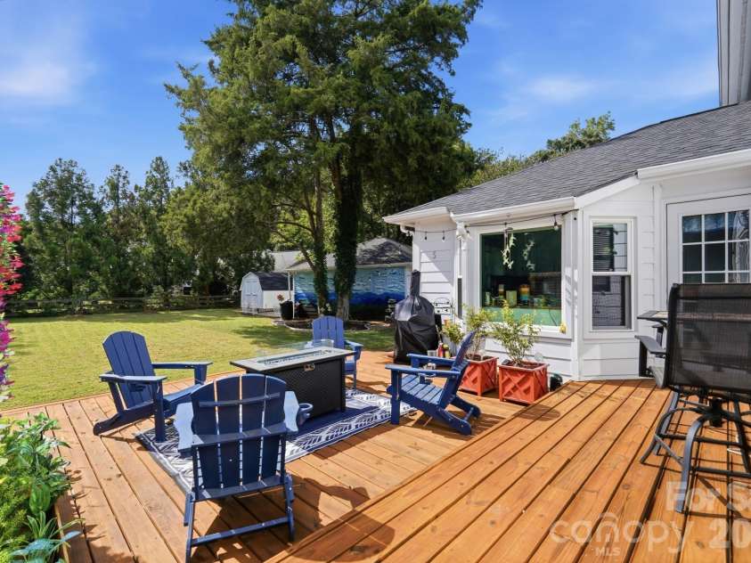 7812 Ridgeloch Place, Charlotte, NC 28226.  MLS# CAR4421336, YatesRealty ID 52029. 