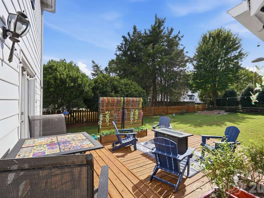 7812 Ridgeloch Place, Charlotte, NC 28226.  MLS# CAR4421336, YatesRealty ID 52029. 