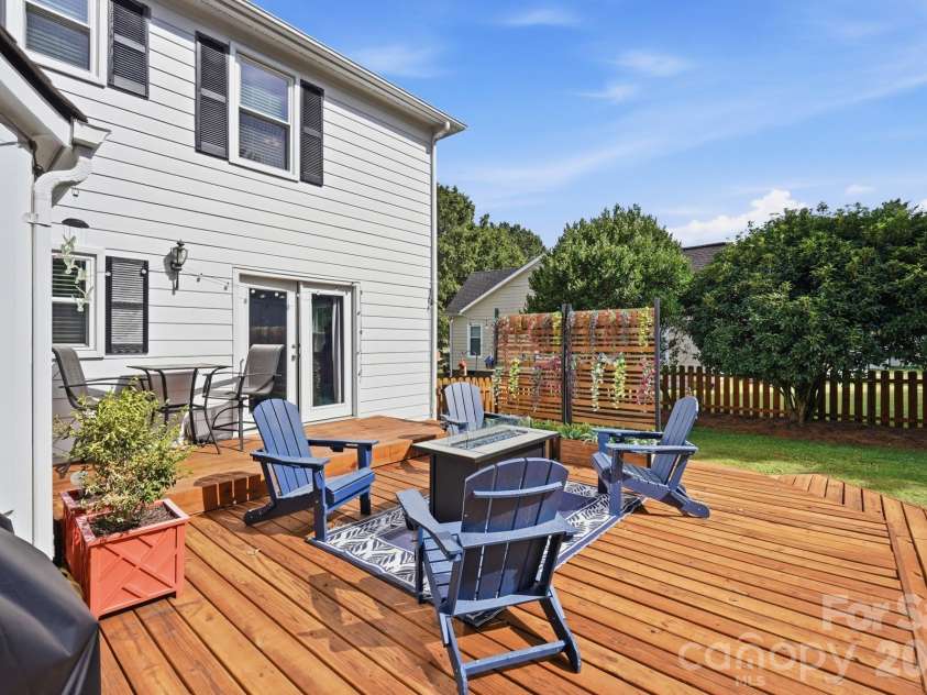 7812 Ridgeloch Place, Charlotte, NC 28226.  MLS# CAR4421336, YatesRealty ID 52029. 