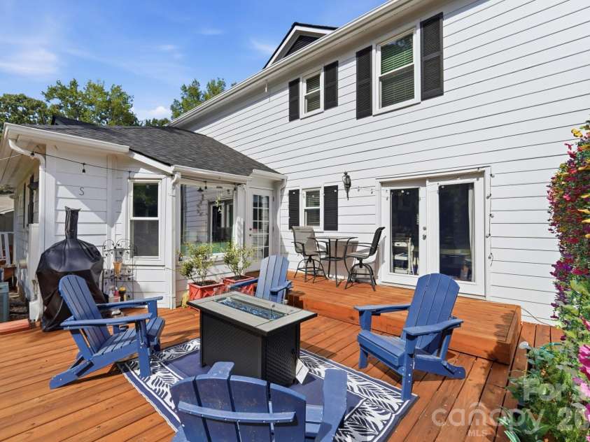7812 Ridgeloch Place, Charlotte, NC 28226.  MLS# CAR4421336, YatesRealty ID 52029. 
