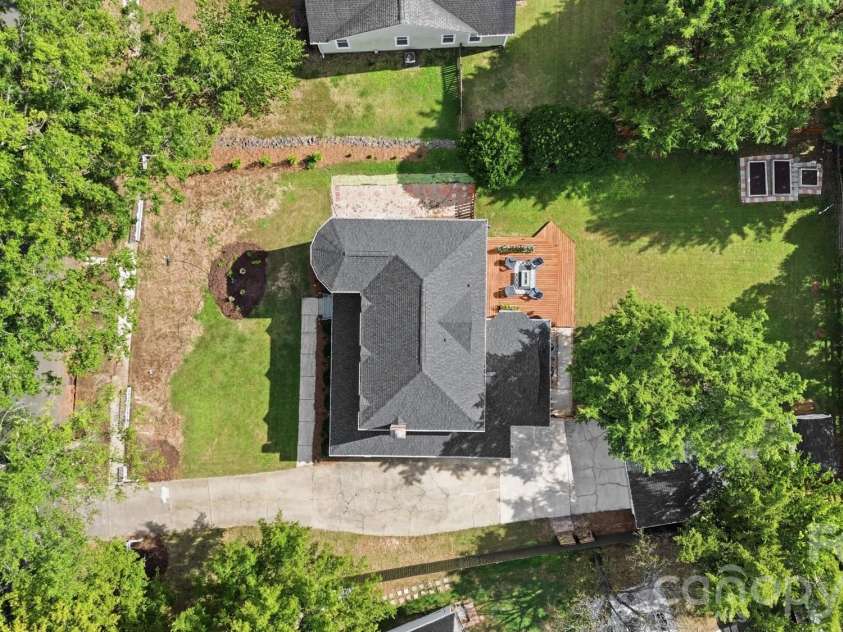 7812 Ridgeloch Place, Charlotte, NC 28226.  MLS# CAR4421336, YatesRealty ID 52029. 