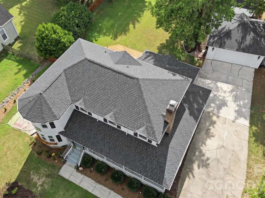 7812 Ridgeloch Place, Charlotte, NC 28226.  MLS# CAR4421336, YatesRealty ID 52029. 