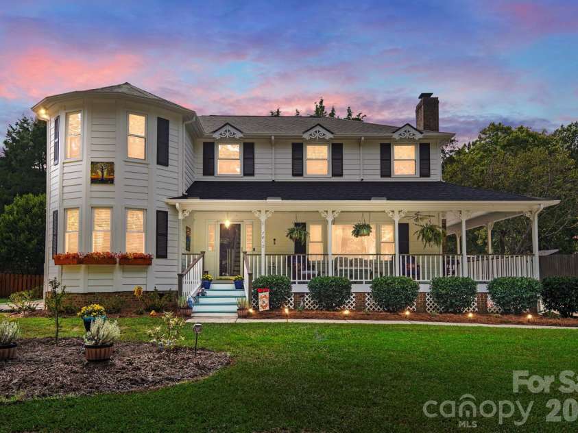 7812 Ridgeloch Place, Charlotte, NC 28226.  MLS# CAR4421336, YatesRealty ID 52029. 