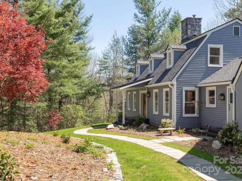 205 GREENLEAF Drive, Flat Rock, NC 28731.  MLS# CAR4244571, YatesRealty ID 5203. 