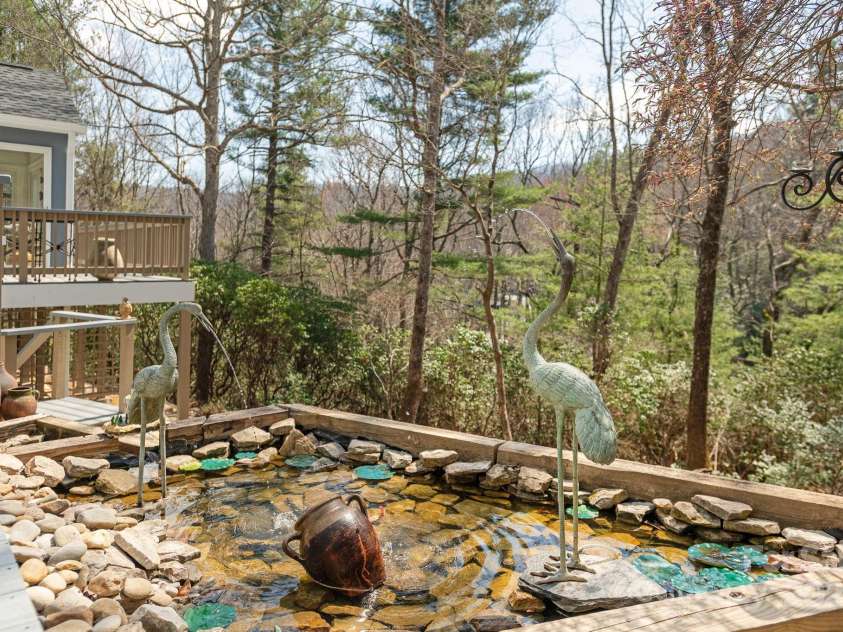 205 GREENLEAF Drive, Flat Rock, NC 28731.  MLS# CAR4244571, YatesRealty ID 5203. 