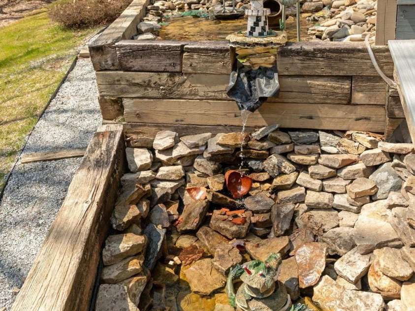 205 GREENLEAF Drive, Flat Rock, NC 28731.  MLS# CAR4244571, YatesRealty ID 5203. 