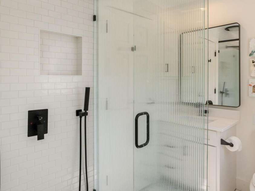 205 GREENLEAF Drive, Flat Rock, NC 28731.  MLS# CAR4244571, YatesRealty ID 5203. 