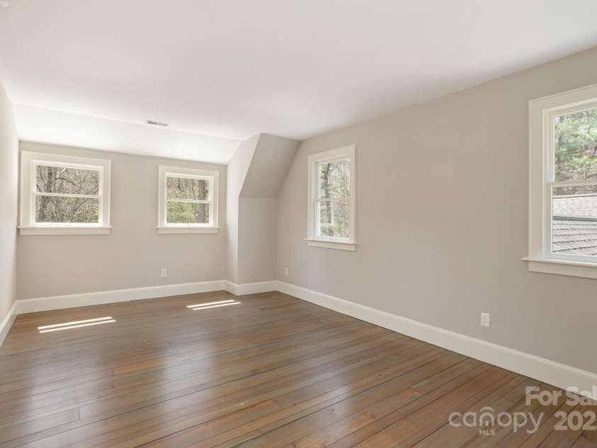 205 GREENLEAF Drive, Flat Rock, NC 28731.  MLS# CAR4244571, YatesRealty ID 5203. 