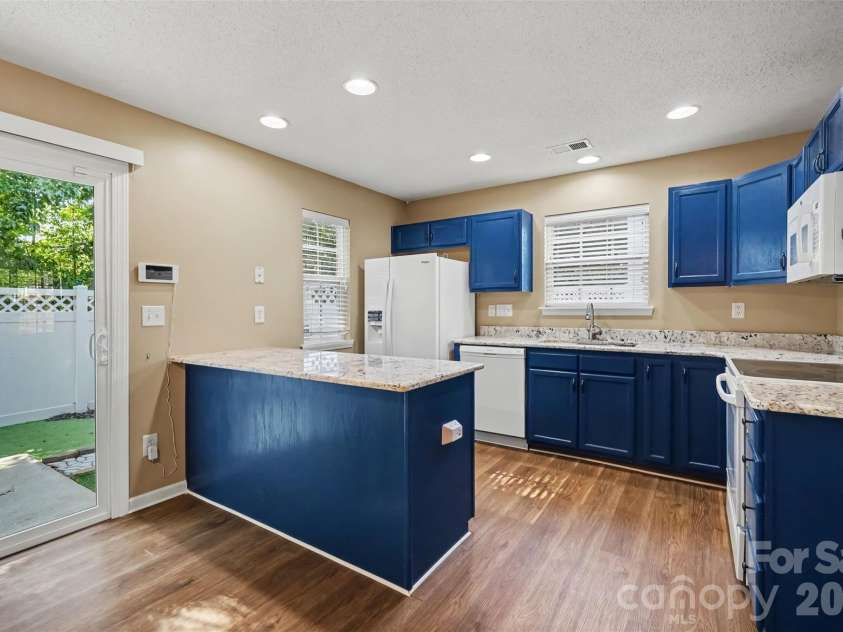 10134 Frosty Lane, Charlotte, NC 28216.  MLS# CAR4424329, YatesRealty ID 52030. 