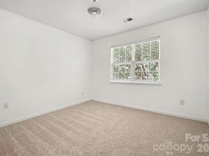 10134 Frosty Lane, Charlotte, NC 28216.  MLS# CAR4424329, YatesRealty ID 52030. 