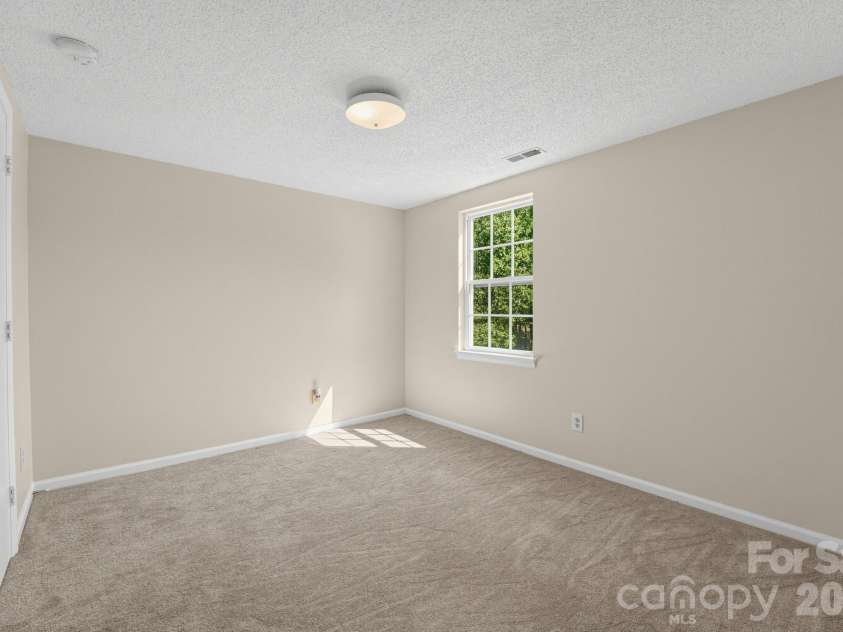 6240 Round Hill Road, Charlotte, NC 28211.  MLS# CAR4426018, YatesRealty ID 52031. 