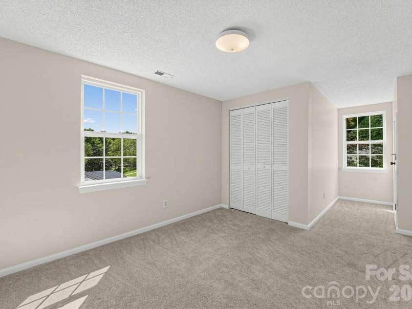 6240 Round Hill Road, Charlotte, NC 28211.  MLS# CAR4426018, YatesRealty ID 52031. 