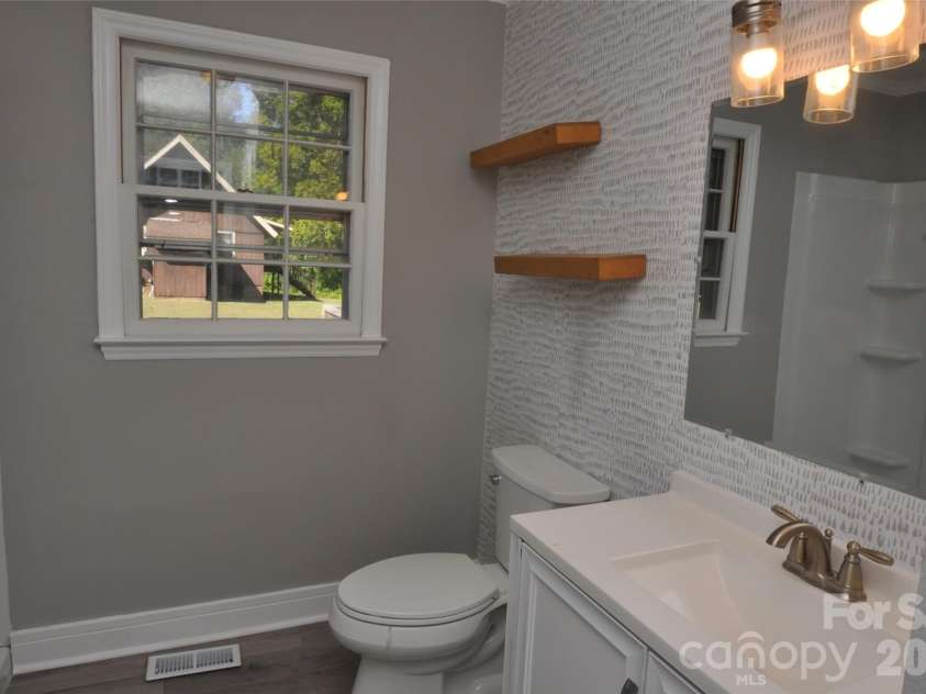 554 Gardendale Circle, Chester, SC 29706.  MLS# CAR4425589, YatesRealty ID 52032. 