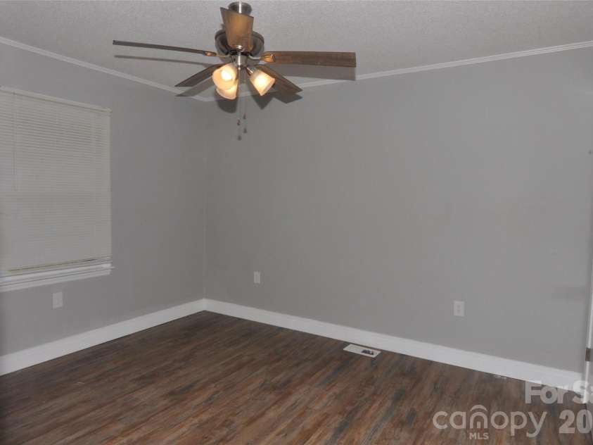 554 Gardendale Circle, Chester, SC 29706.  MLS# CAR4425589, YatesRealty ID 52032. 