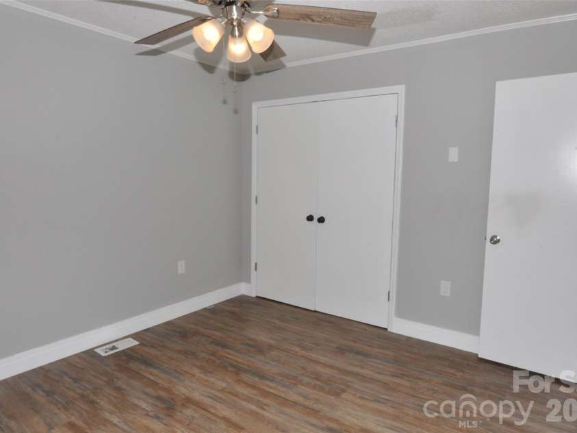 554 Gardendale Circle, Chester, SC 29706.  MLS# CAR4425589, YatesRealty ID 52032. 