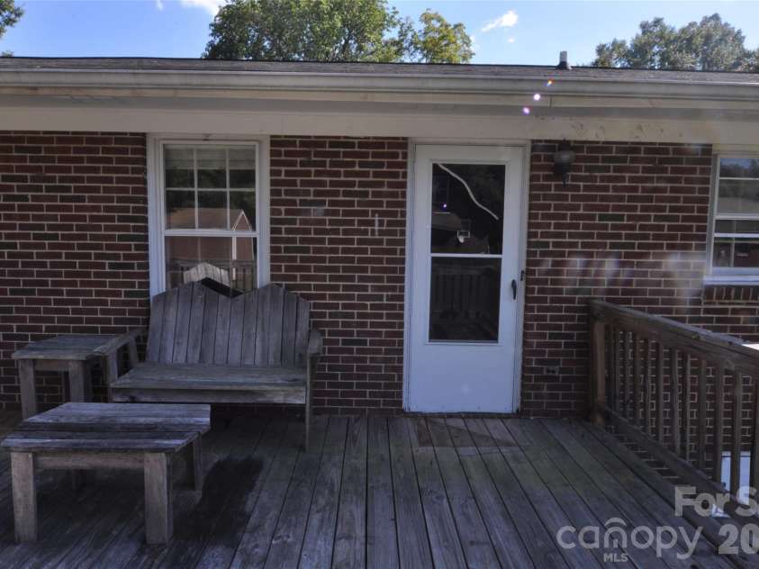 554 Gardendale Circle, Chester, SC 29706.  MLS# CAR4425589, YatesRealty ID 52032. 