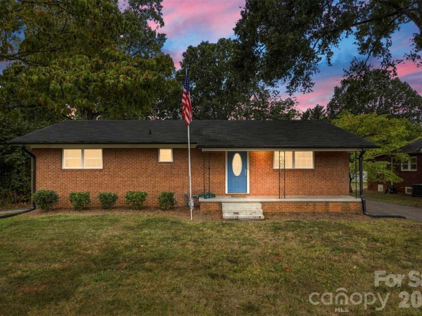 1094 Union Street, Concord, NC 28025.  MLS# CAR4426577, YatesRealty ID 52033. 