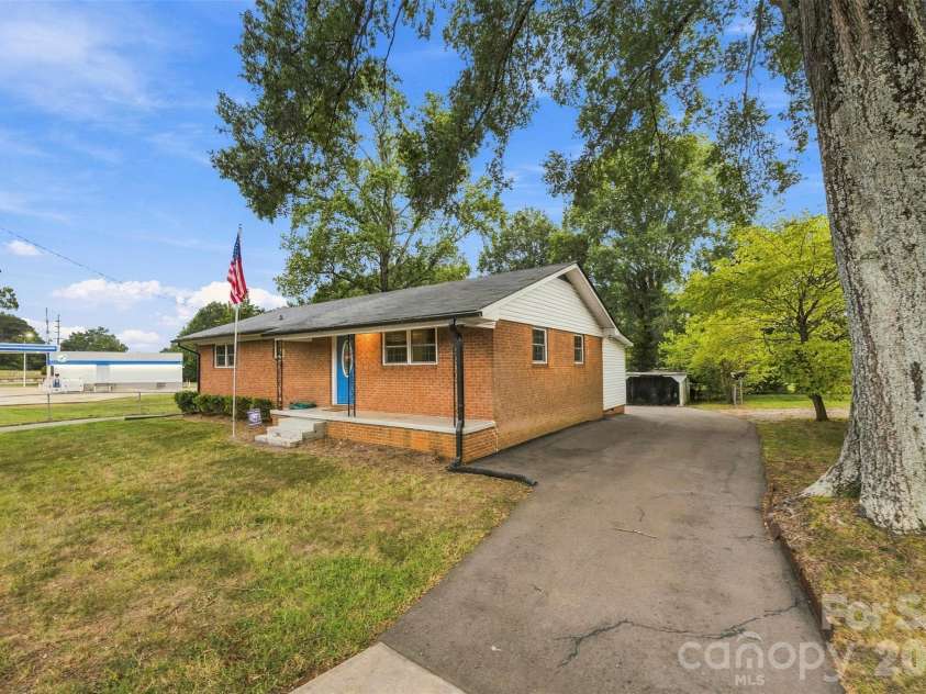 1094 Union Street, Concord, NC 28025.  MLS# CAR4426577, YatesRealty ID 52033. 