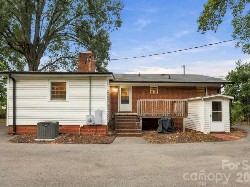 1094 Union Street, Concord, NC 28025.  MLS# CAR4426577, YatesRealty ID 52033. 