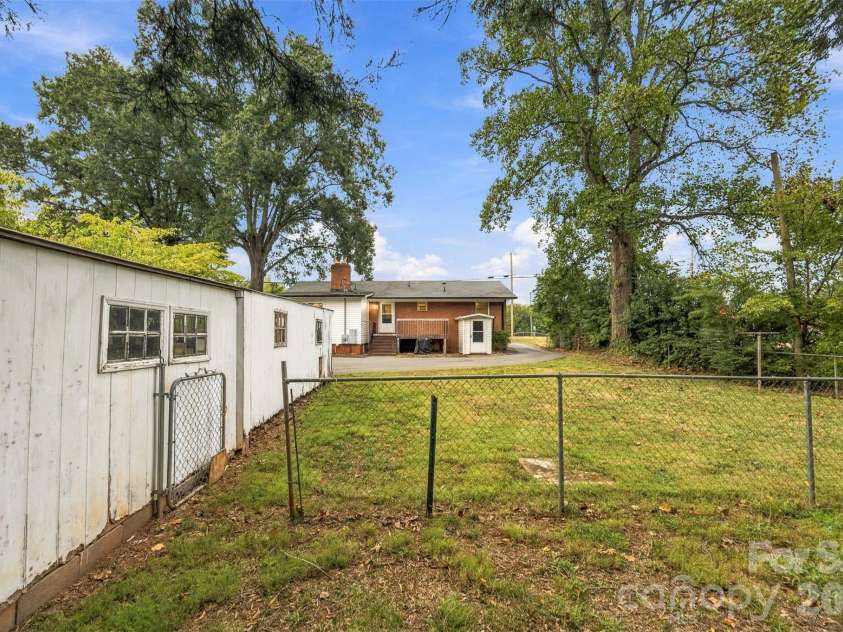 1094 Union Street, Concord, NC 28025.  MLS# CAR4426577, YatesRealty ID 52033. 