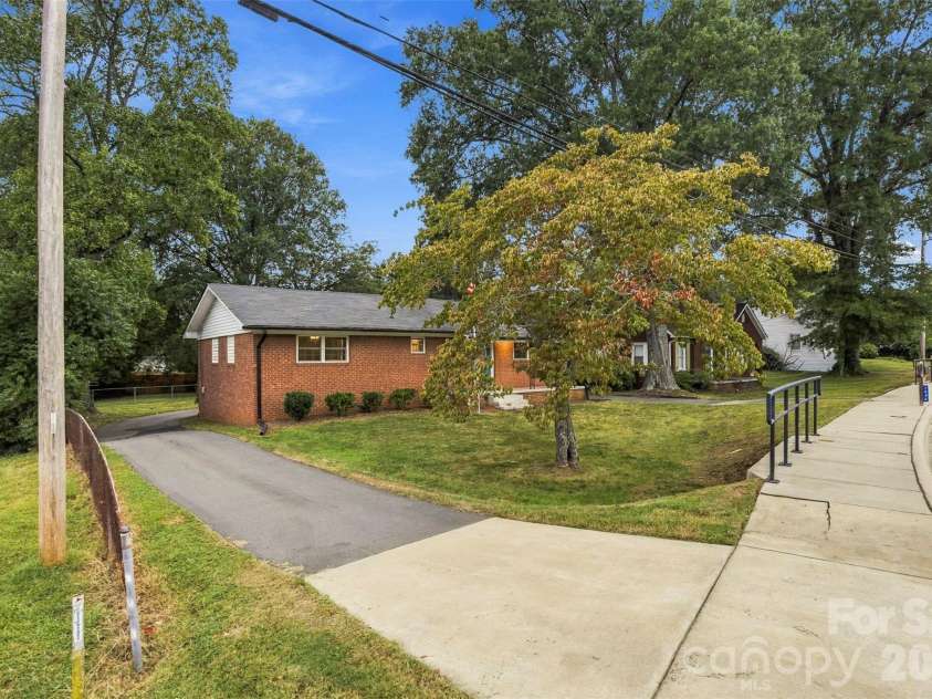 1094 Union Street, Concord, NC 28025.  MLS# CAR4426577, YatesRealty ID 52033. 