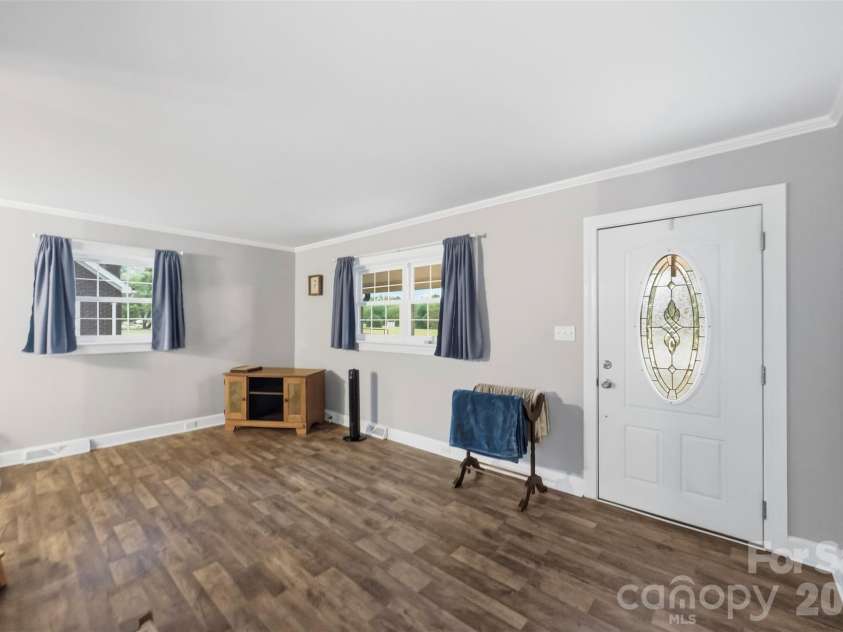 1094 Union Street, Concord, NC 28025.  MLS# CAR4426577, YatesRealty ID 52033. Living Room 2