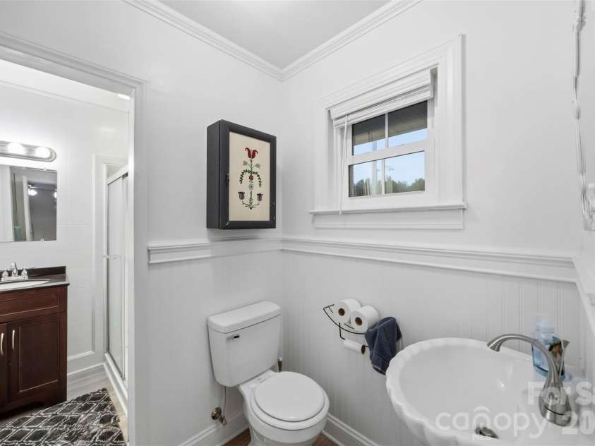 1094 Union Street, Concord, NC 28025.  MLS# CAR4426577, YatesRealty ID 52033. Primary Attached Bath