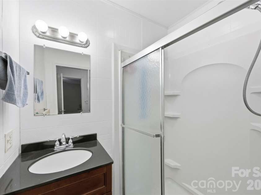 1094 Union Street, Concord, NC 28025.  MLS# CAR4426577, YatesRealty ID 52033. Primary Attached Bath