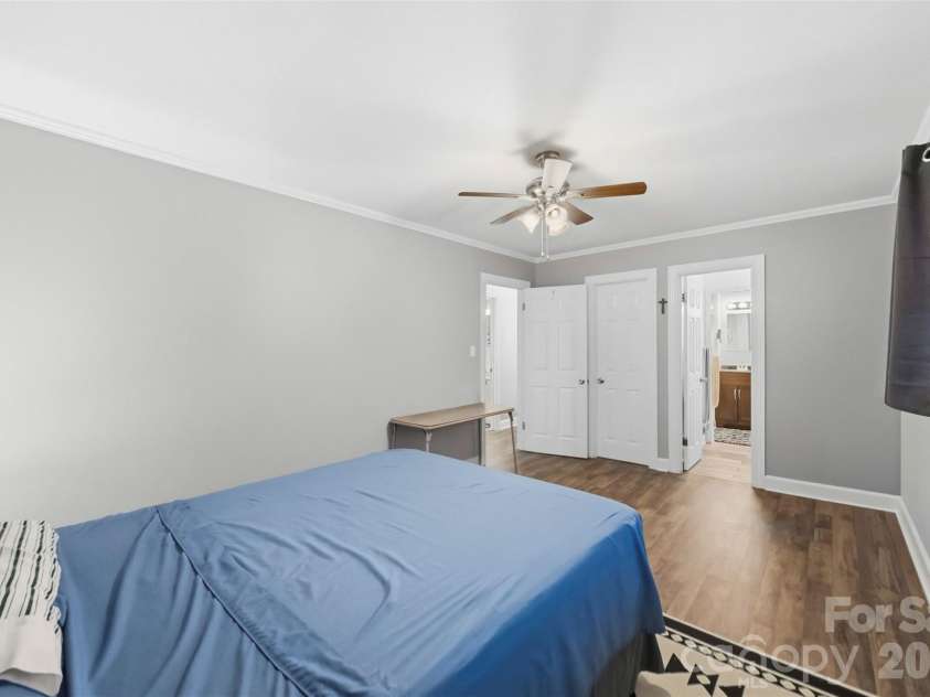 1094 Union Street, Concord, NC 28025.  MLS# CAR4426577, YatesRealty ID 52033. Primary Bedroom with En Suite Bath