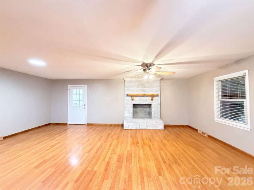 15408 Shawnee Trail, Matthews, NC 28104.  MLS# CAR4426578, YatesRealty ID 52034. 