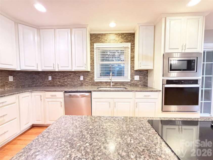 15408 Shawnee Trail, Matthews, NC 28104.  MLS# CAR4426578, YatesRealty ID 52034. 