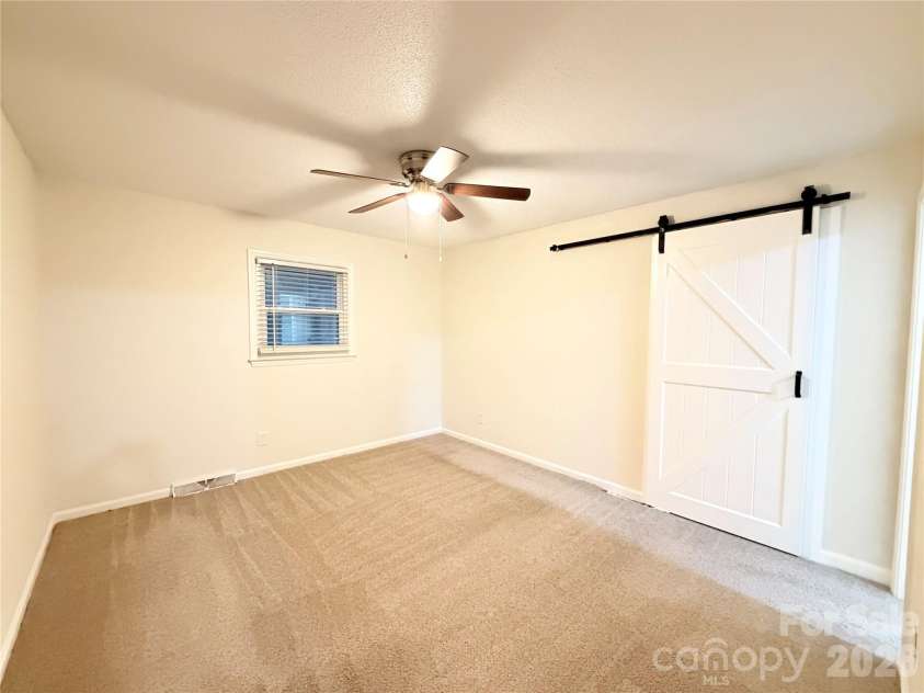 15408 Shawnee Trail, Matthews, NC 28104.  MLS# CAR4426578, YatesRealty ID 52034. 