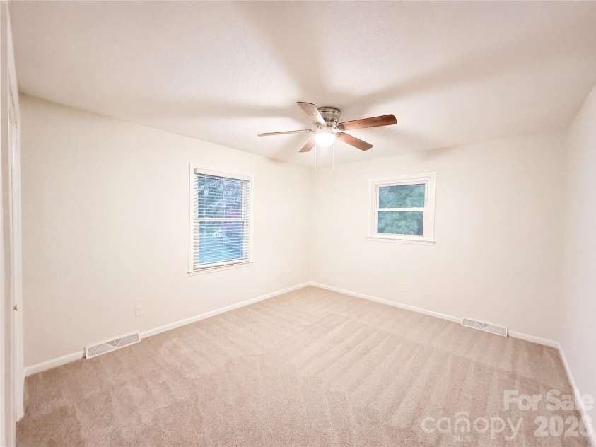 15408 Shawnee Trail, Matthews, NC 28104.  MLS# CAR4426578, YatesRealty ID 52034. 