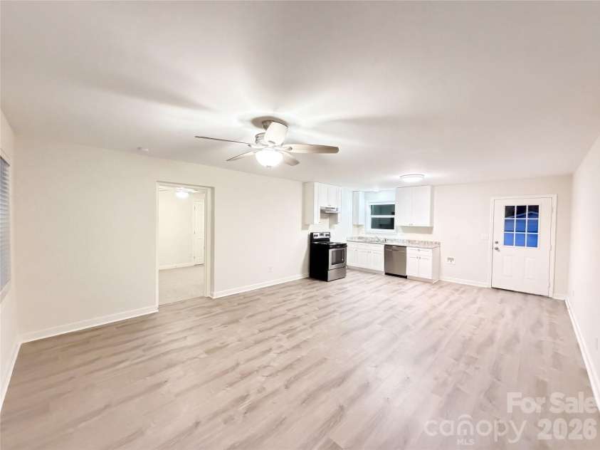 15408 Shawnee Trail, Matthews, NC 28104.  MLS# CAR4426578, YatesRealty ID 52034. 