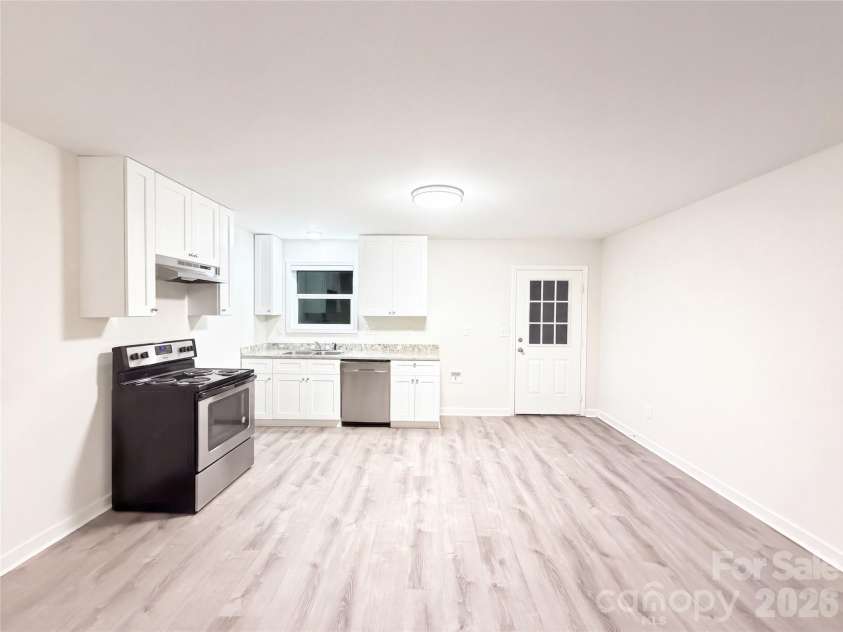 15408 Shawnee Trail, Matthews, NC 28104.  MLS# CAR4426578, YatesRealty ID 52034. 