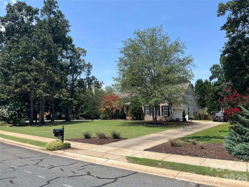 2107 Heath Lake Drive, Mint Hill, NC 28227.  MLS# CAR4426581, YatesRealty ID 52035. 