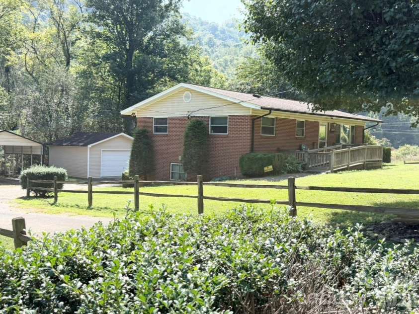 2985 Collettsville Road, Lenoir, NC 28645.  MLS# CAR4426562, YatesRealty ID 52037. 